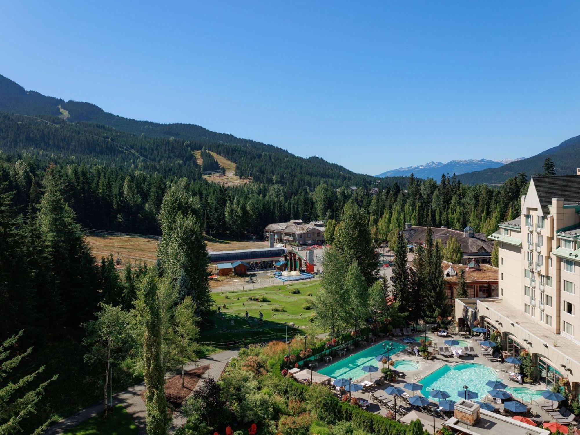 Fairmont Chateau Whistler Exterior photo