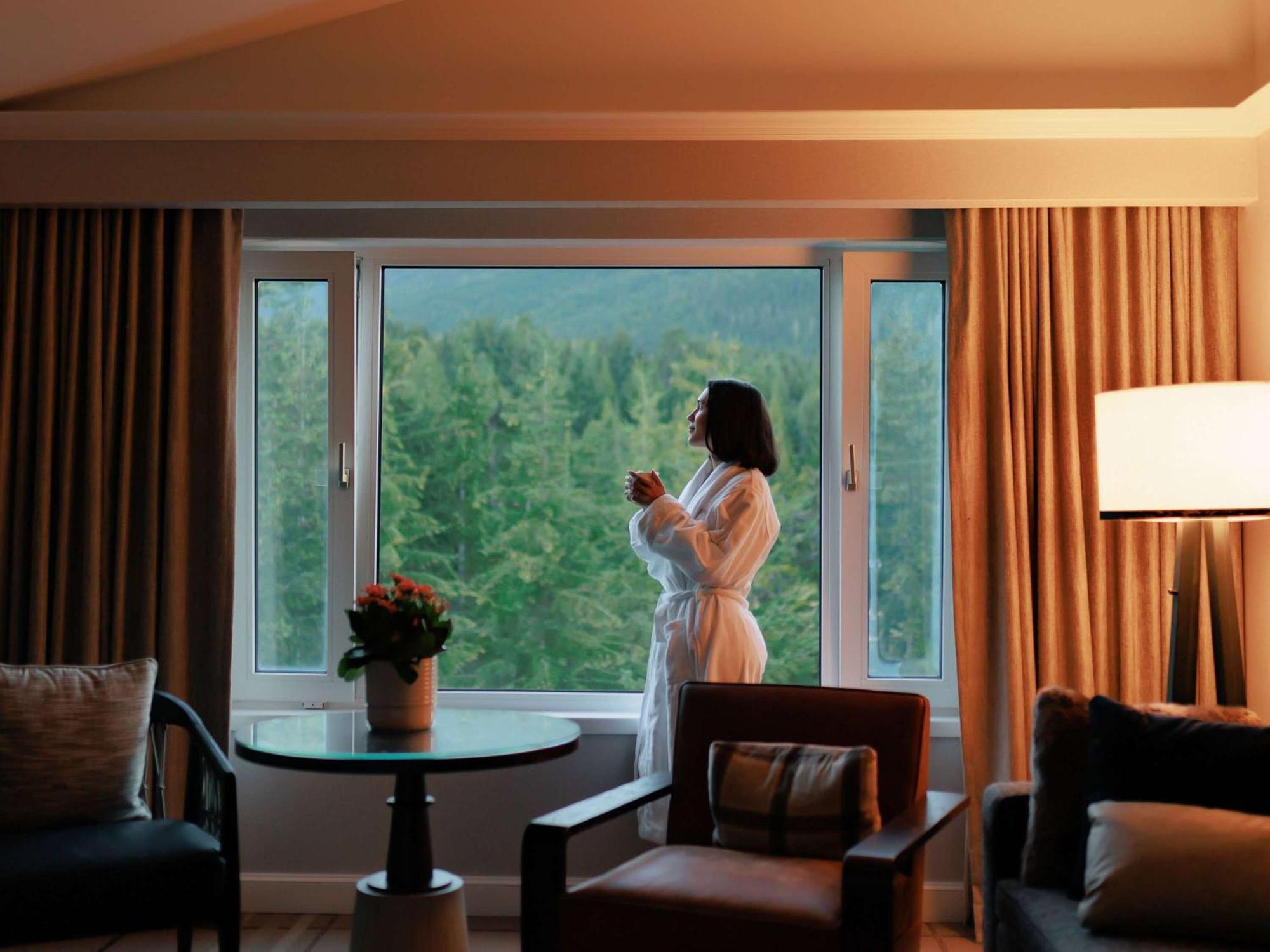 Fairmont Chateau Whistler Exterior photo