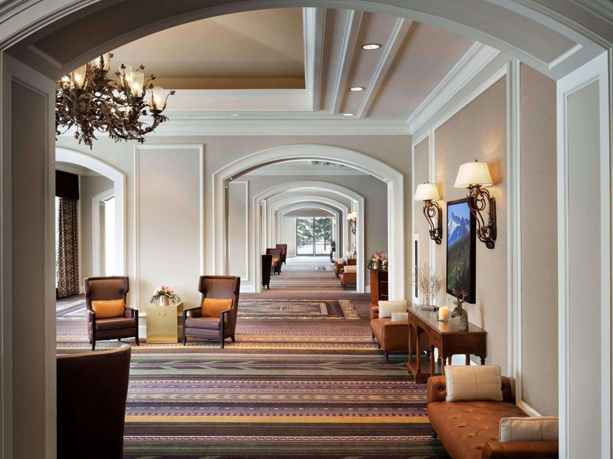 Fairmont Chateau Whistler Exterior photo