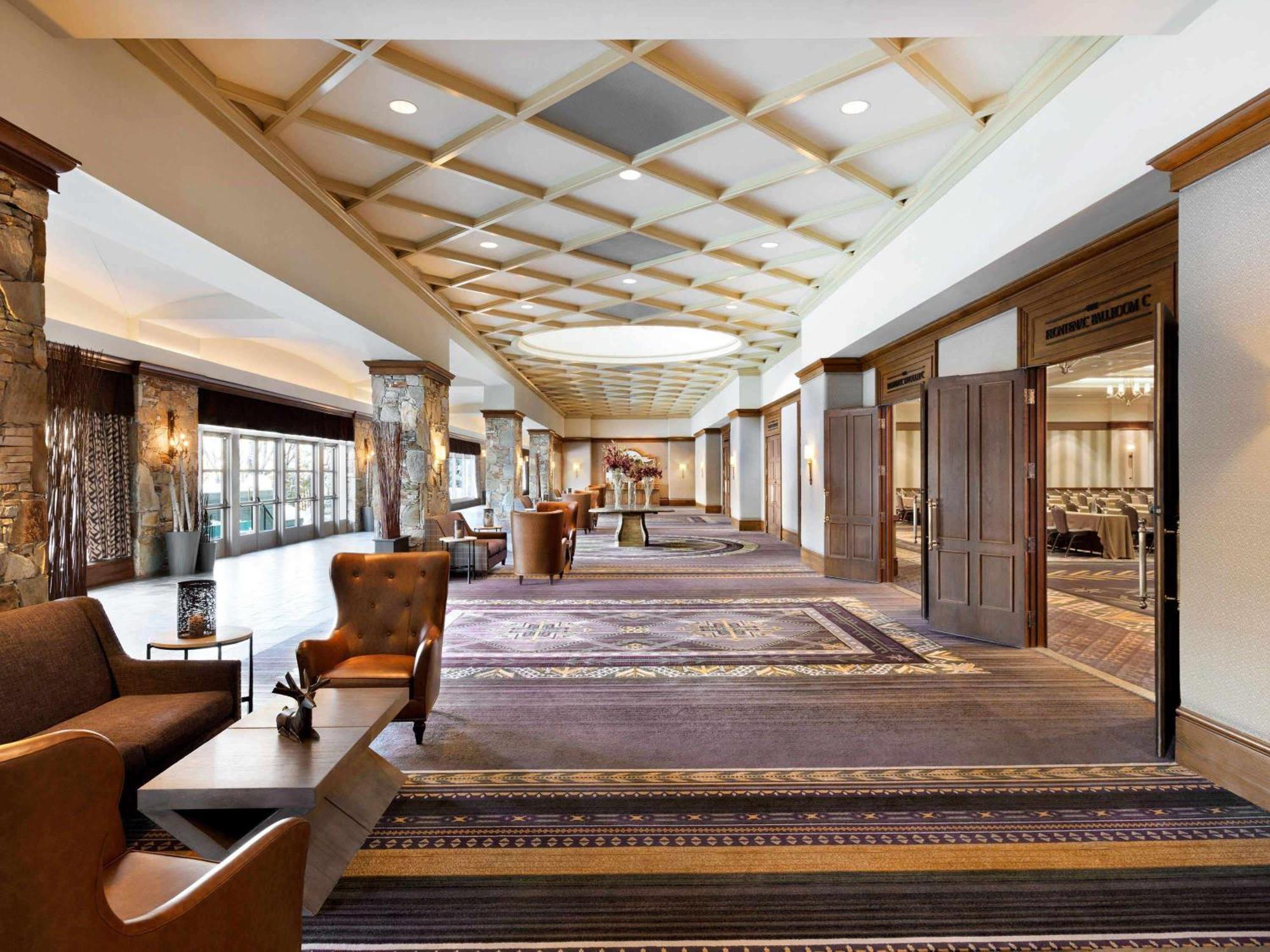 Fairmont Chateau Whistler Exterior photo