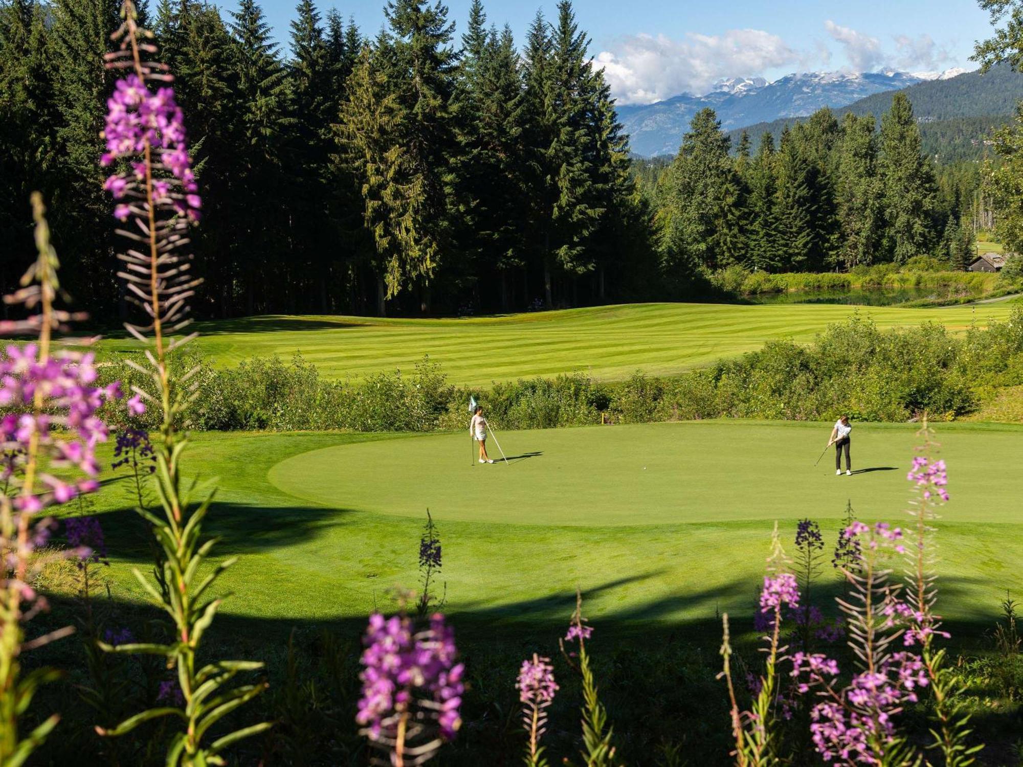 Fairmont Chateau Whistler Exterior photo